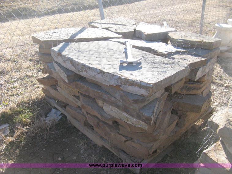 Arkansas rustic light gray flagstone pallet in Wichita, KS Item Y9909 sold Purple Wave