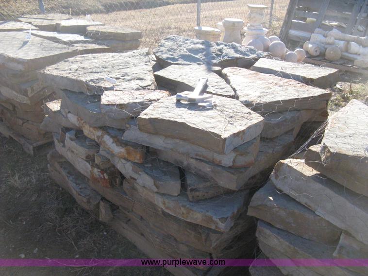 Arkansas rustic light gray flagstone pallet in Wichita, KS Item Y9910 sold Purple Wave