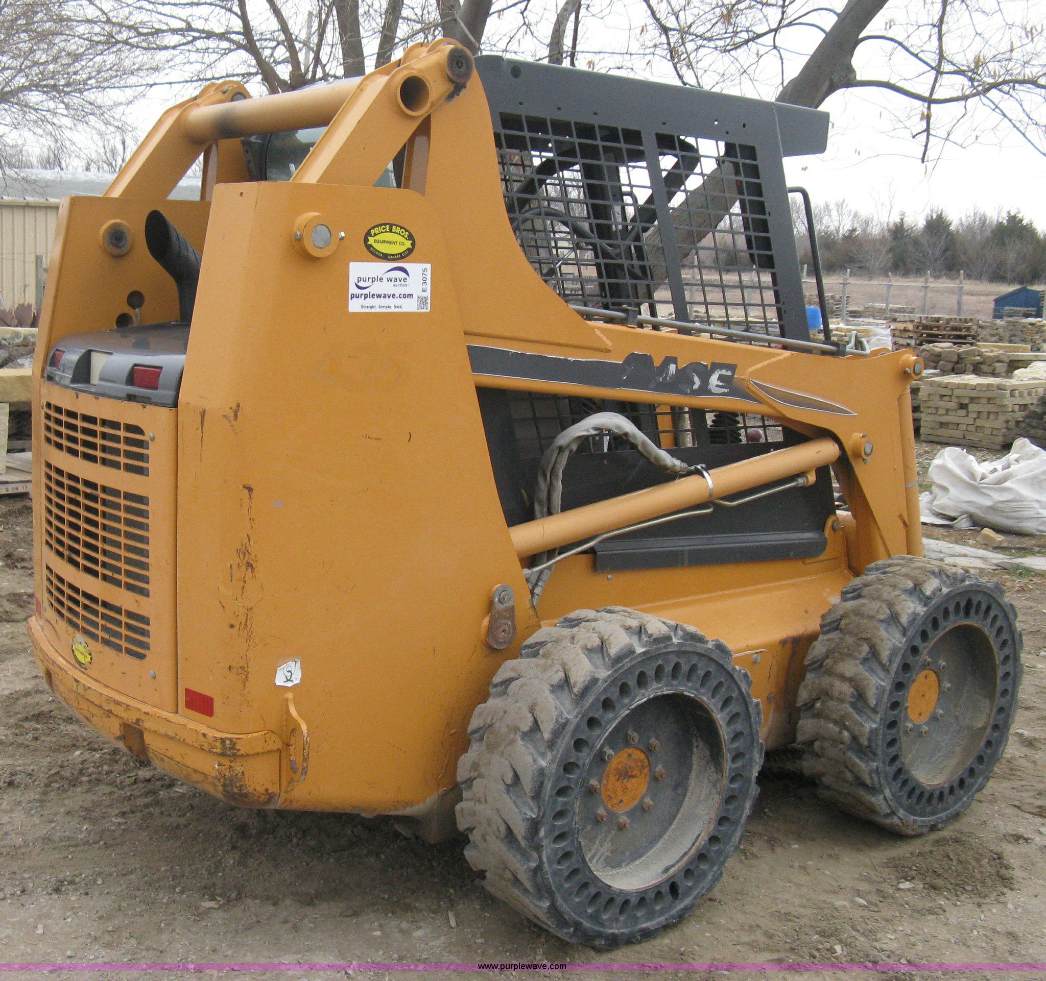 2005 Case 435 skid steer in Wichita, KS Item E3075 sold Purple Wave