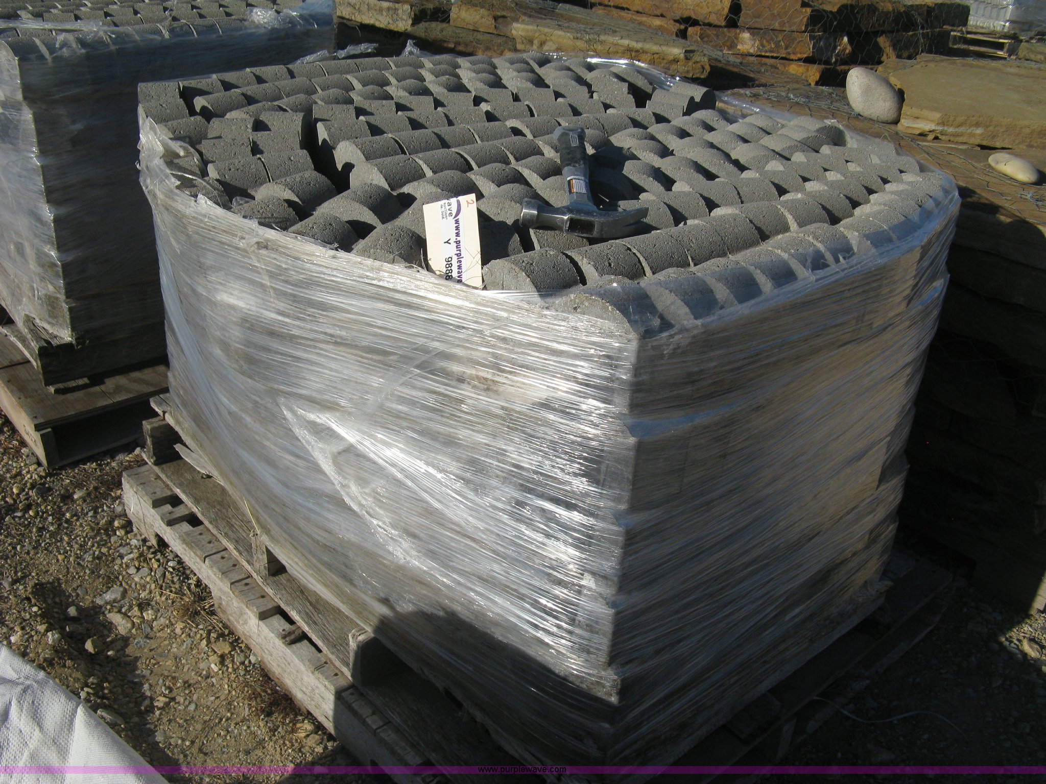 2 pallet curved scallop concrete edging/tree ring in Wichita, KS Item