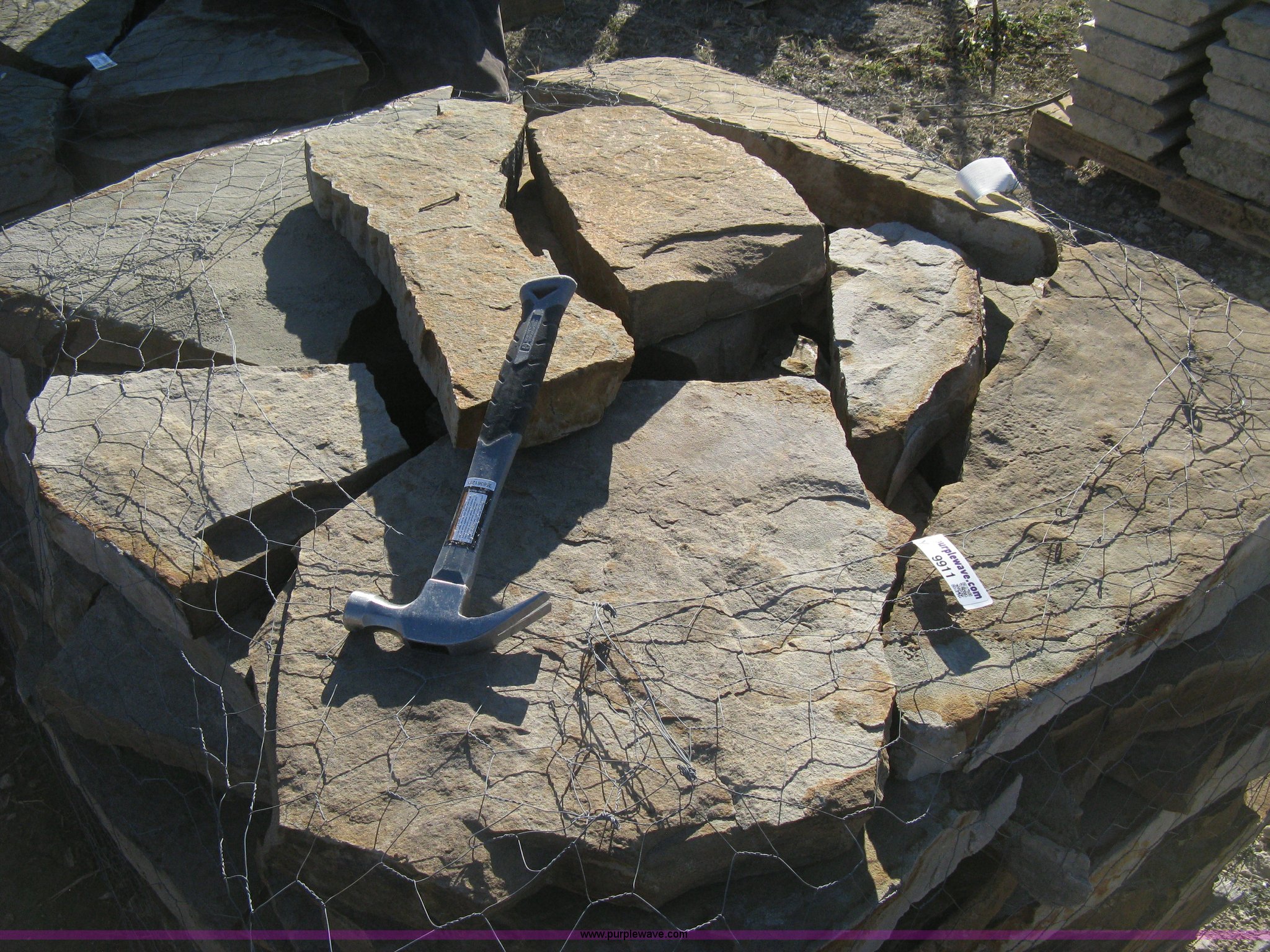 Arkansas rustic light gray flagstone pallet in Wichita, KS Item Y9911 sold Purple Wave