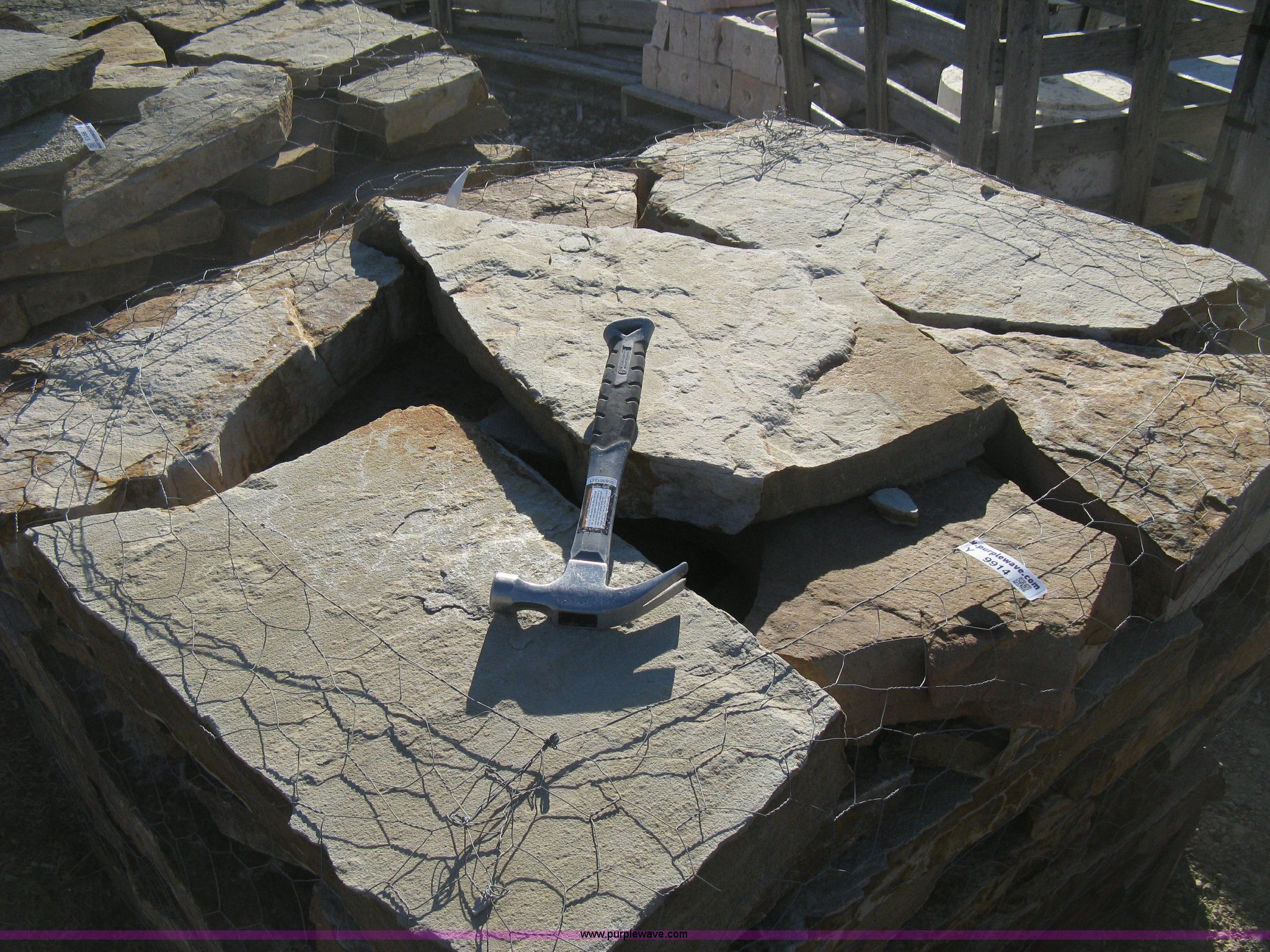 Arkansas rustic light gray flagstone pallet in Wichita, KS Item Y9914 sold Purple Wave