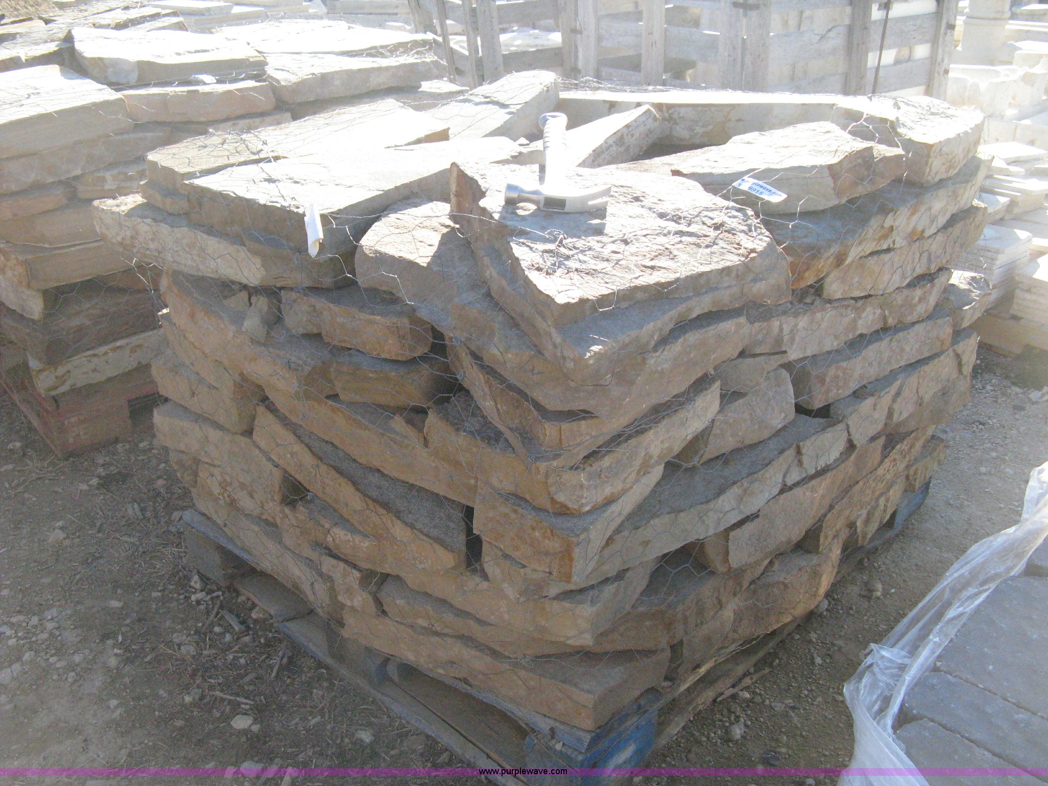 Arkansas rustic light gray flagstone pallet in Wichita, KS Item Y9915 sold Purple Wave