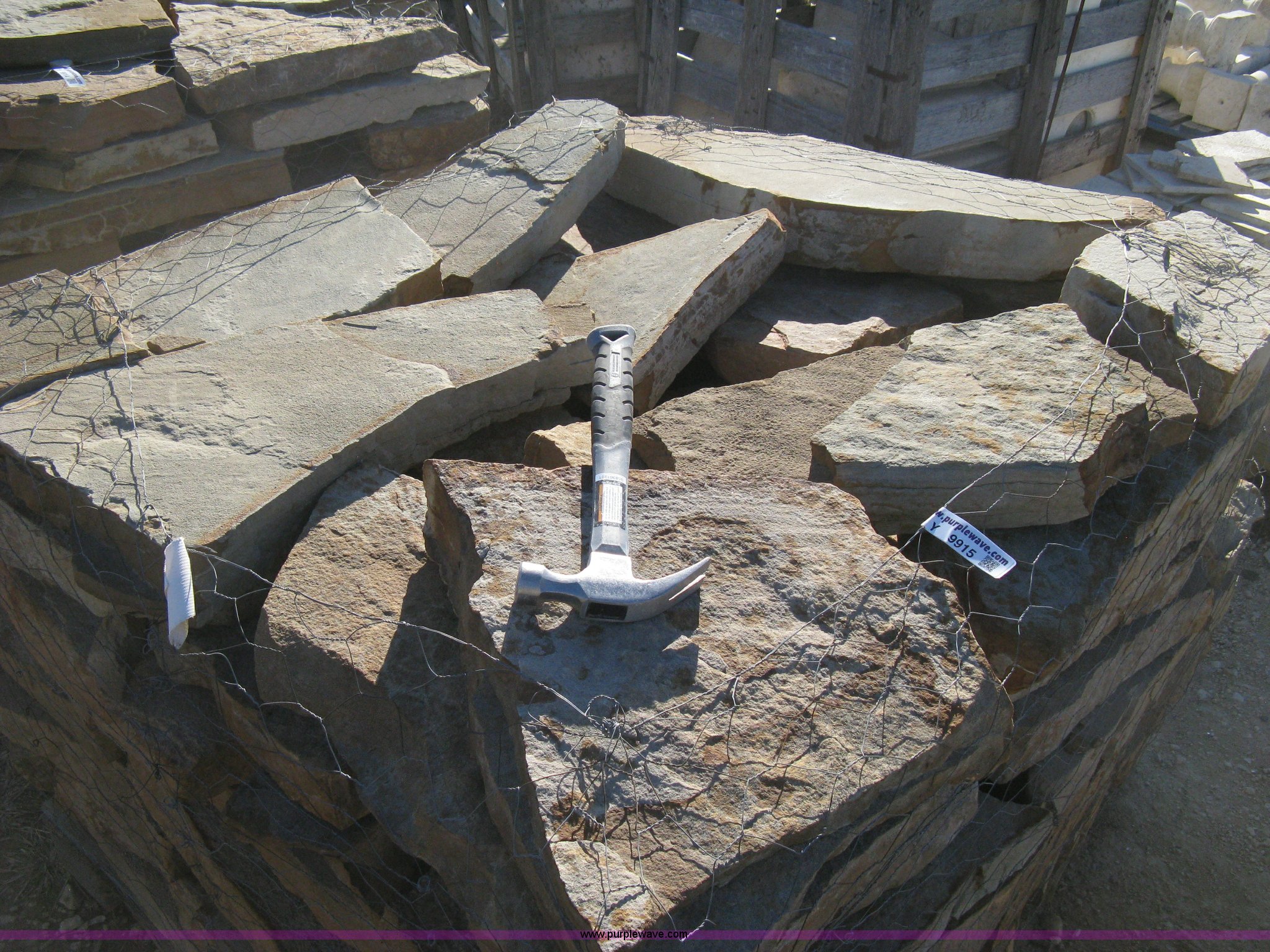 Arkansas rustic light gray flagstone pallet in Wichita, KS Item Y9915 sold Purple Wave