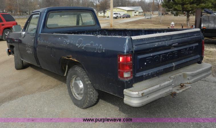 image for item A3919 1992 Dodge Ram D150 pickup truck