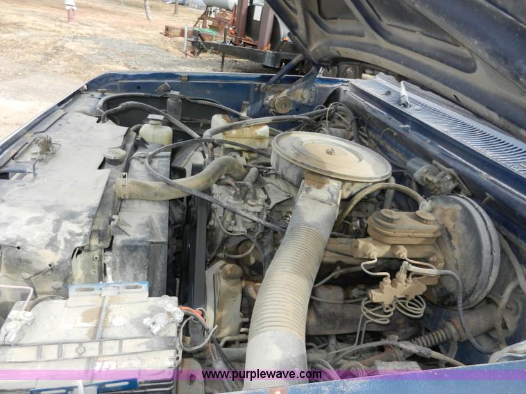 image for item A3919 1992 Dodge Ram D150 pickup truck