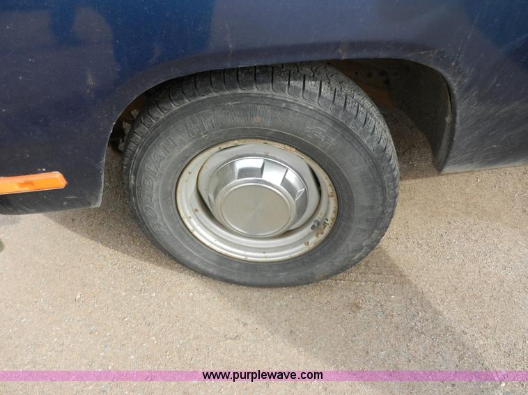 image for item A3919 1992 Dodge Ram D150 pickup truck