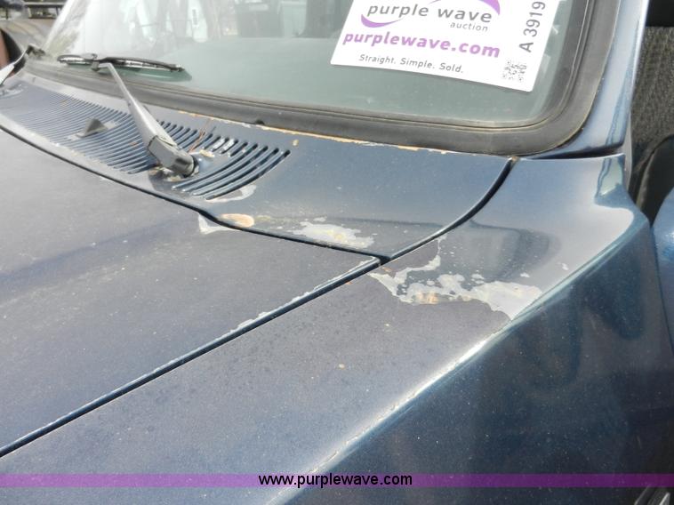 image for item A3919 1992 Dodge Ram D150 pickup truck