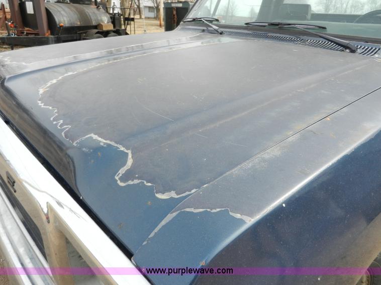 image for item A3919 1992 Dodge Ram D150 pickup truck