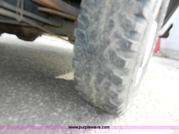 image for item A3919 1992 Dodge Ram D150 pickup truck