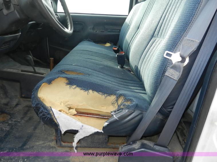 image for item A3968 1998 GMC Sierra 3500 SL pickup truck