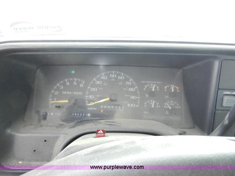 image for item A3968 1998 GMC Sierra 3500 SL pickup truck