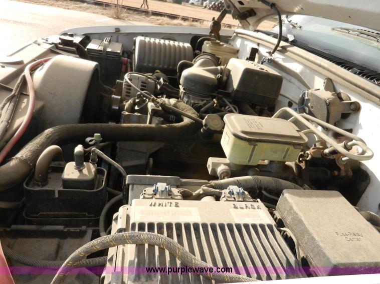 image for item A3968 1998 GMC Sierra 3500 SL pickup truck