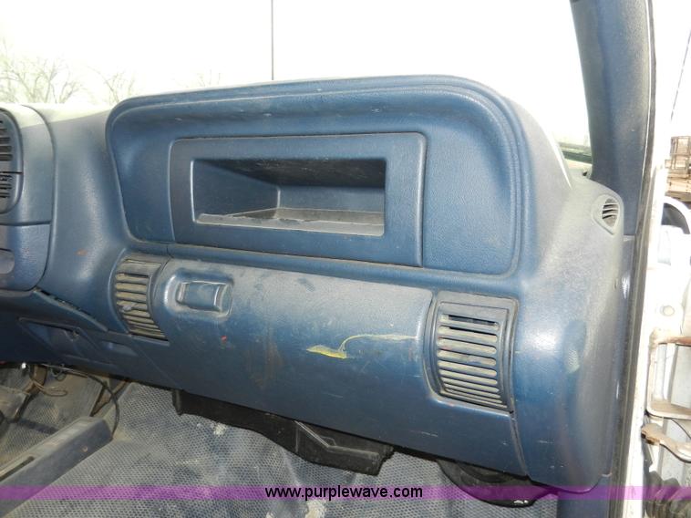 image for item A3968 1998 GMC Sierra 3500 SL pickup truck