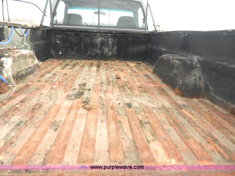 image for item A3968 1998 GMC Sierra 3500 SL pickup truck