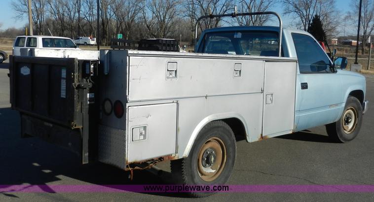 image for item A3987 1992 Chevrolet Cheyenne 2500 utility truck
