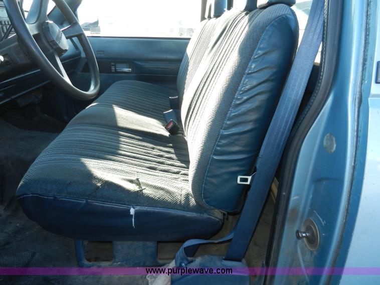 image for item A3987 1992 Chevrolet Cheyenne 2500 utility truck