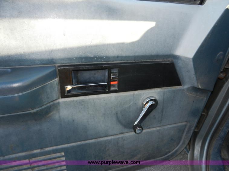 image for item A3987 1992 Chevrolet Cheyenne 2500 utility truck