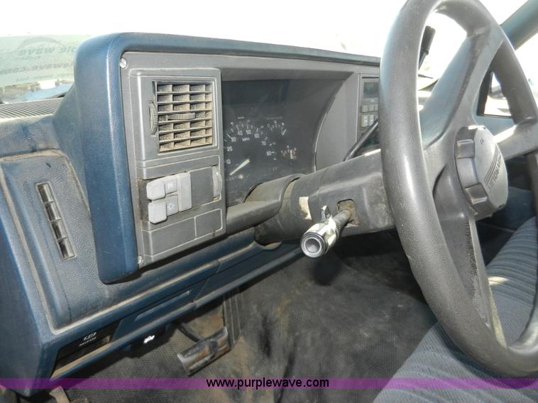 image for item A3987 1992 Chevrolet Cheyenne 2500 utility truck