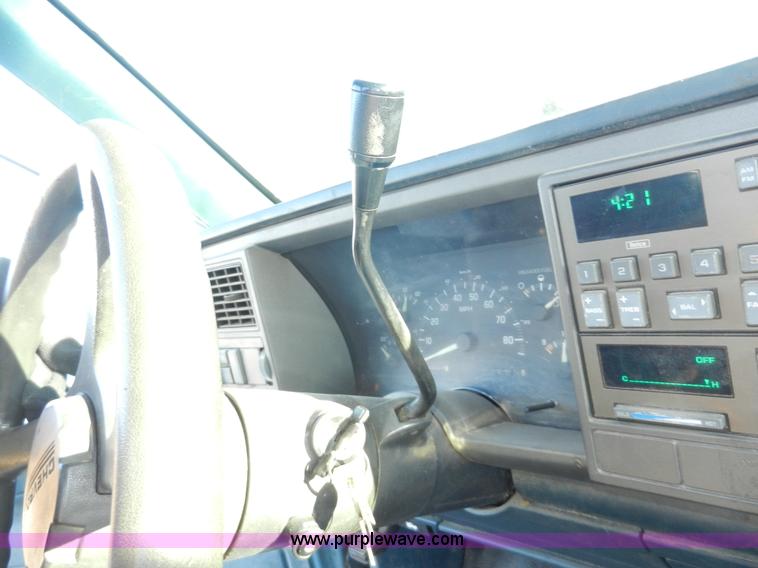 image for item A3987 1992 Chevrolet Cheyenne 2500 utility truck