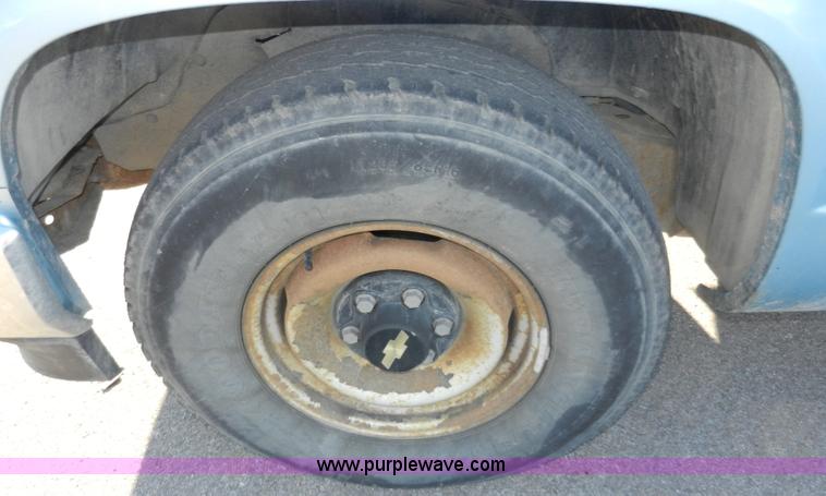 image for item A3987 1992 Chevrolet Cheyenne 2500 utility truck