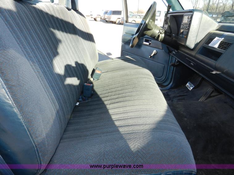 image for item A3987 1992 Chevrolet Cheyenne 2500 utility truck