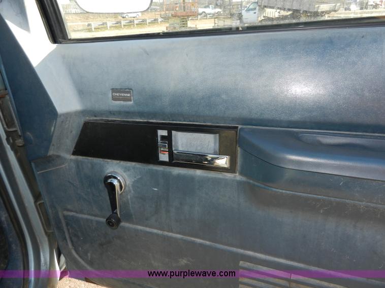 image for item A3987 1992 Chevrolet Cheyenne 2500 utility truck