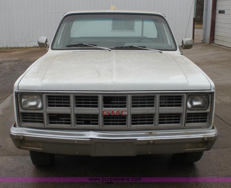 image for item AA9169 1982 GMC C/K 2500 pickup truck