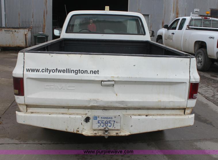 image for item AA9169 1982 GMC C/K 2500 pickup truck