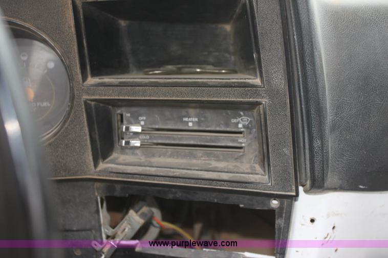 image for item AA9169 1982 GMC C/K 2500 pickup truck