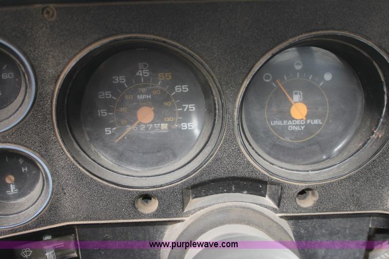 image for item AA9169 1982 GMC C/K 2500 pickup truck