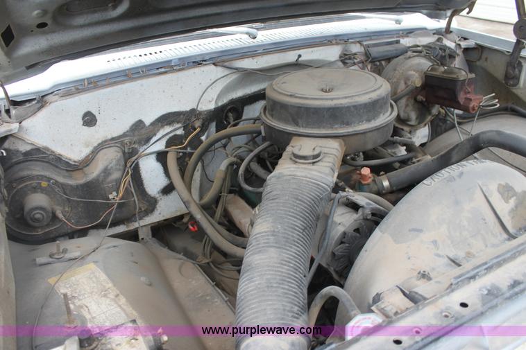 image for item AA9169 1982 GMC C/K 2500 pickup truck