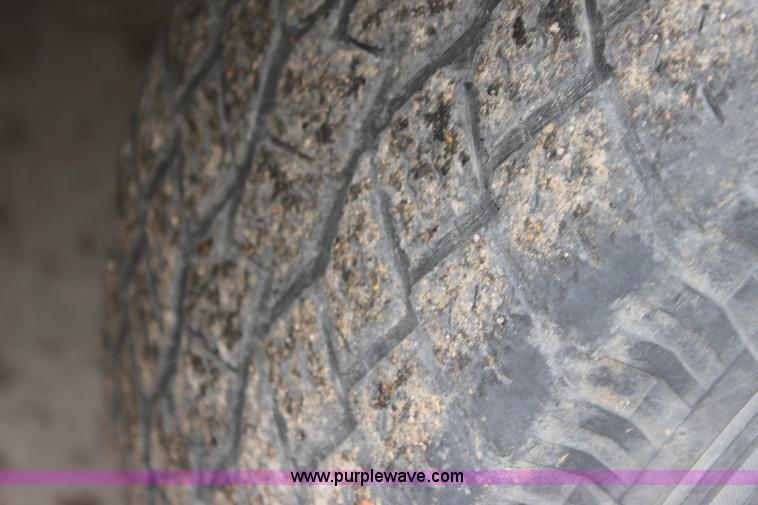 image for item AA9169 1982 GMC C/K 2500 pickup truck