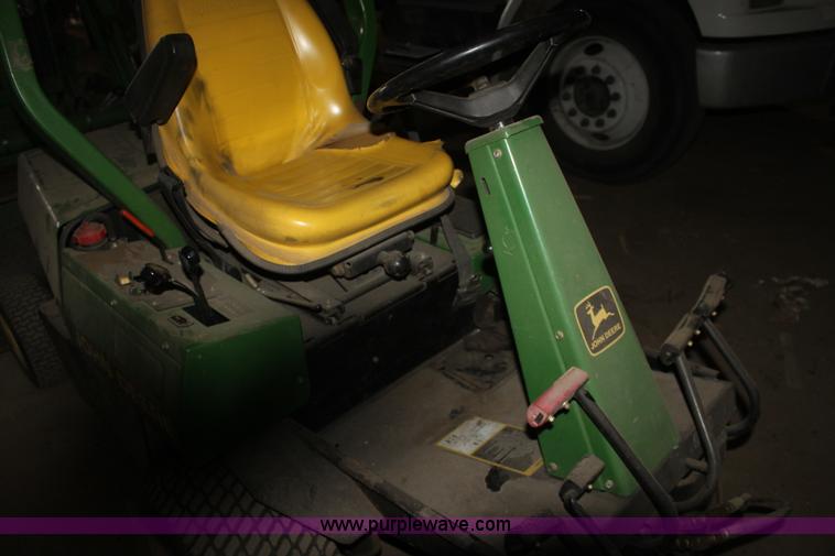 image for item AA9171 John Deere F925 riding lawn mower