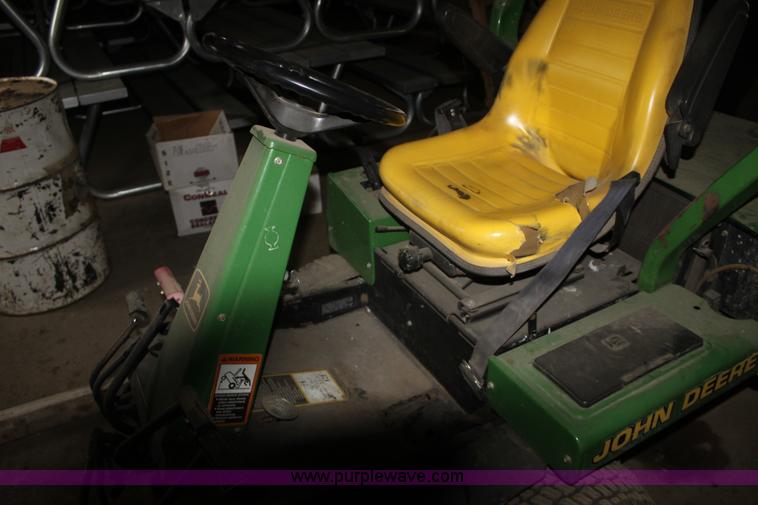 image for item AA9171 John Deere F925 riding lawn mower