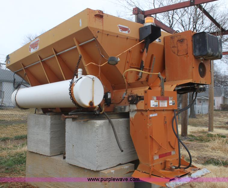 image for item AA9174 Henderson Cheif sand spreader