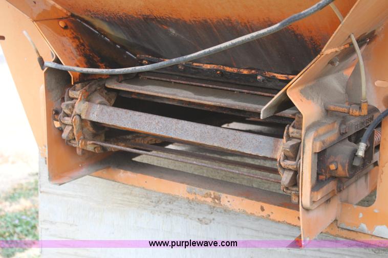 image for item AA9174 Henderson Cheif sand spreader