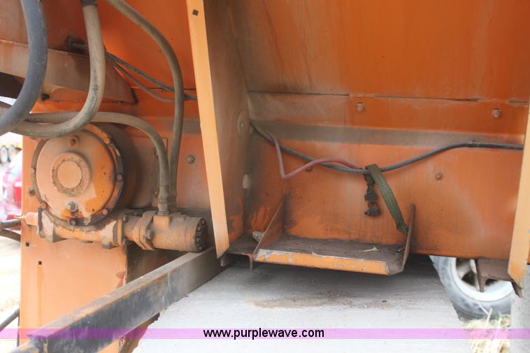 image for item AA9174 Henderson Cheif sand spreader