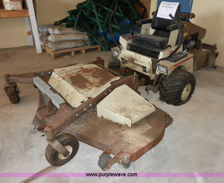 image for item AB9558 Grasshopper 928 ZTR lawn mower