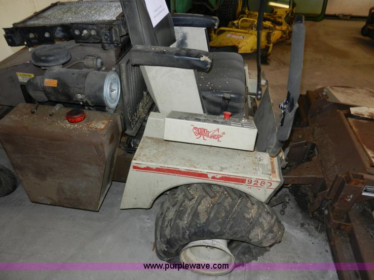 image for item AB9558 Grasshopper 928 ZTR lawn mower