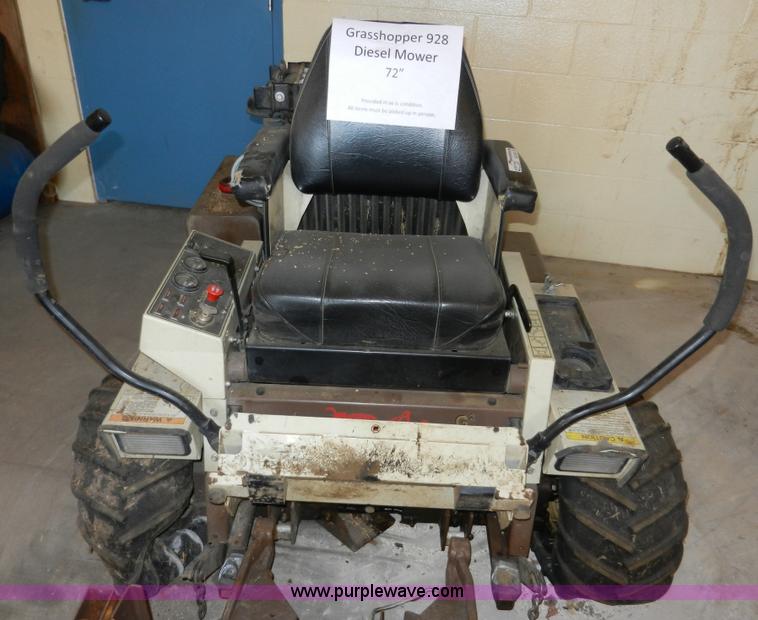 image for item AB9558 Grasshopper 928 ZTR lawn mower