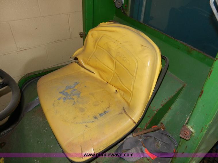 image for item AB9559 John Deere 430 lawn tractor