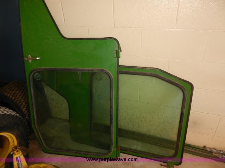 image for item AB9559 John Deere 430 lawn tractor