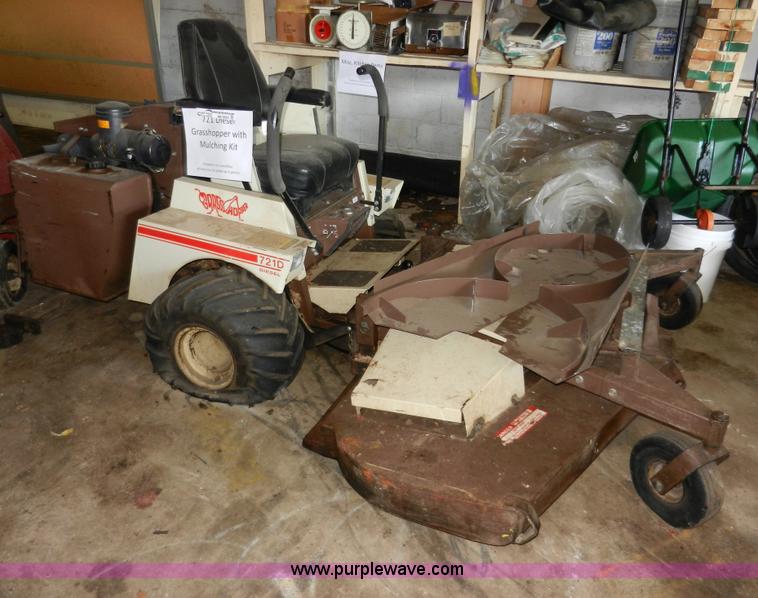 image for item AB9562 Grasshopper 721 ZTR lawn mower