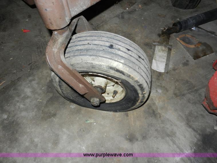 image for item AB9562 Grasshopper 721 ZTR lawn mower