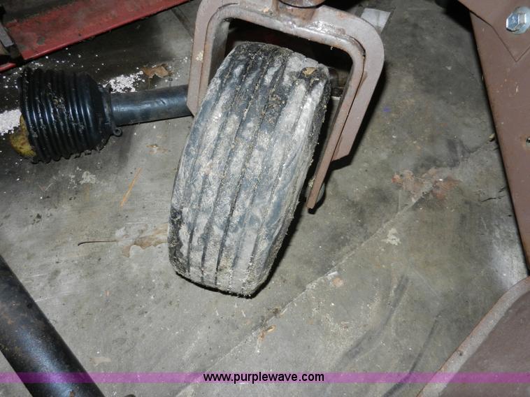 image for item AB9562 Grasshopper 721 ZTR lawn mower