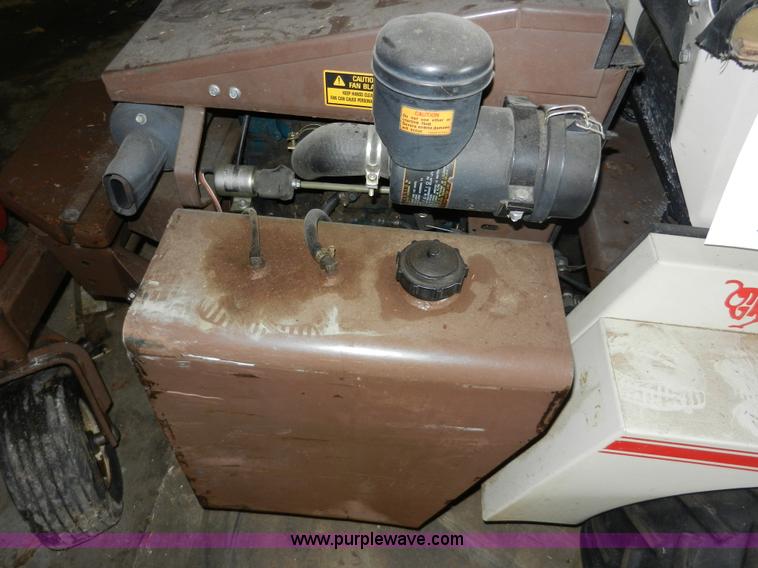 image for item AB9562 Grasshopper 721 ZTR lawn mower