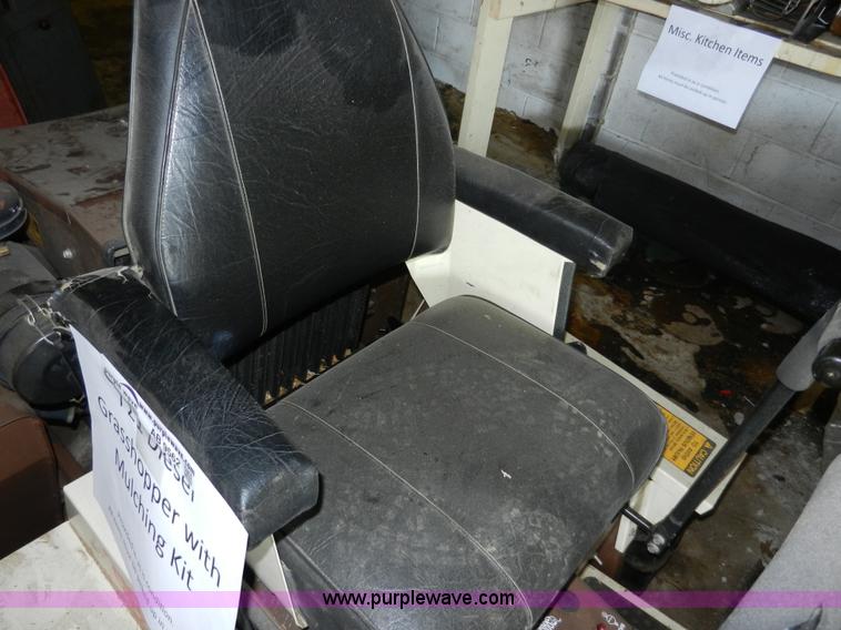 image for item AB9562 Grasshopper 721 ZTR lawn mower