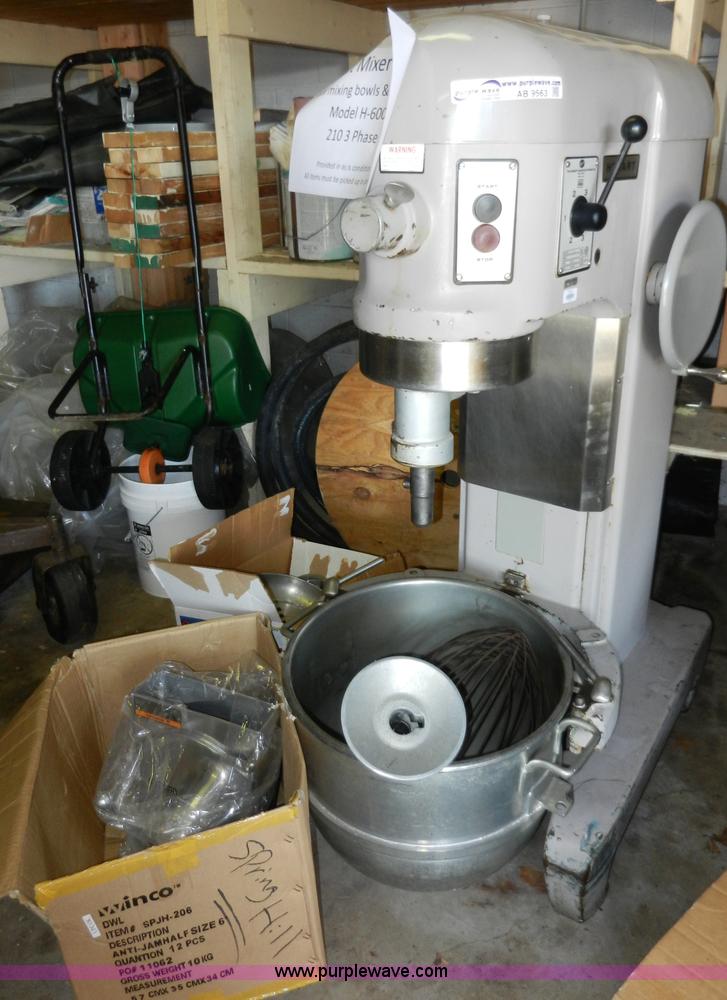 image for item AB9563 Hobart H600 mixer