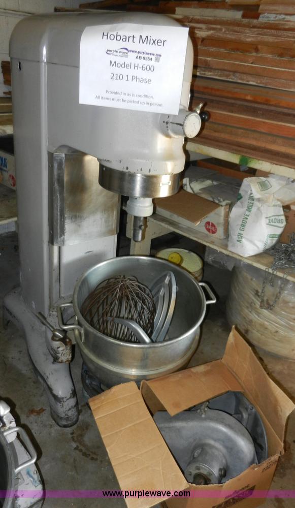image for item AB9564 Hobart H600 mixer